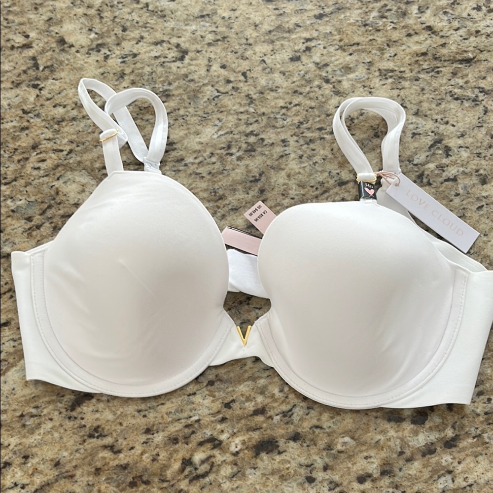 NWT Victoria’s Secret love cloud bra